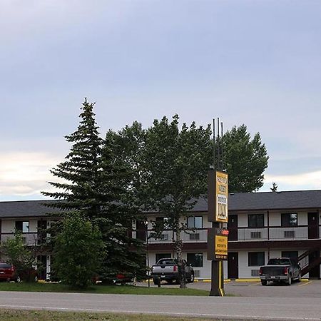 Golden West Motor Inn Carstairs Exterior photo