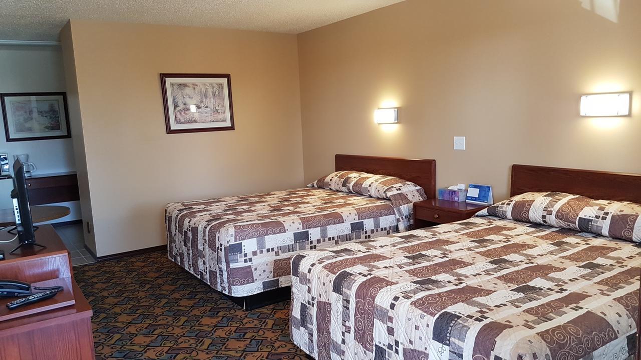 Golden West Motor Inn Carstairs Exterior photo